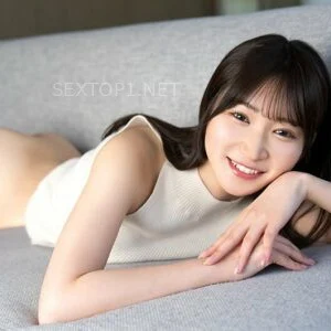 em nhan vien tiem toc sieu dam voi ve ngoai trong sang ngay tho